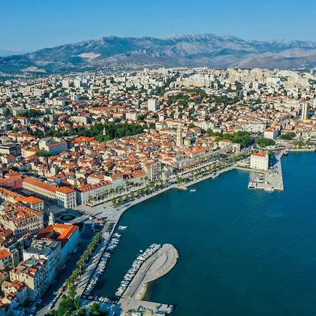 Villa Fantazija - Split By Guide Klanac (Split-Dalmatia)